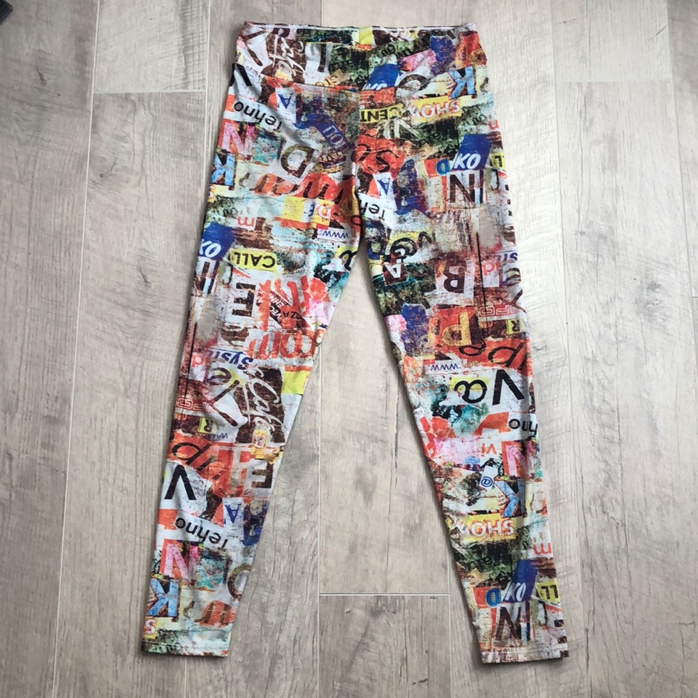 Chamela Signs Capri Leggings size M